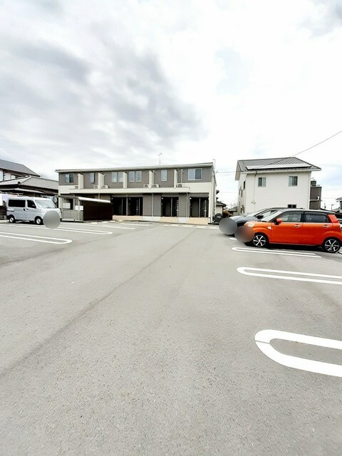 ヒルズの駐車場
