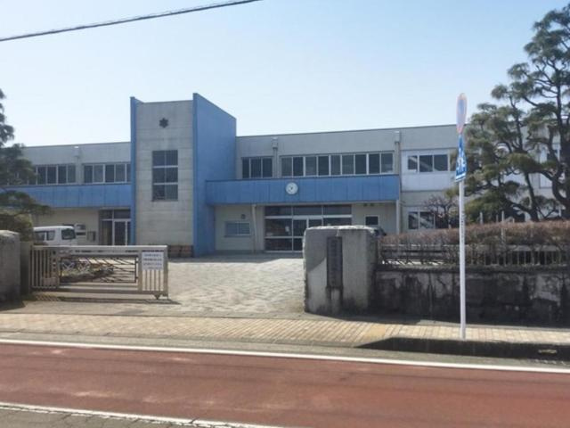 クレアシオン南の周辺|その他「御殿場市立高根小学校まで688m」
