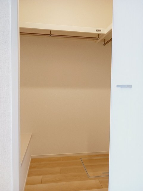 オーロラ　ヴィレッジⅢの収納