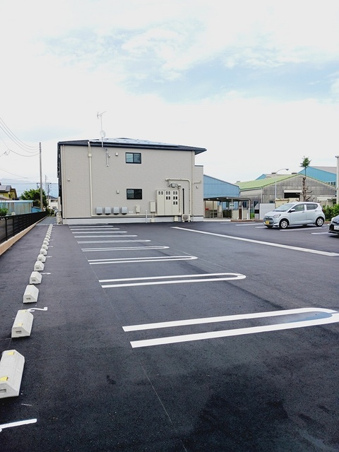 グリシーヌⅤの駐車場