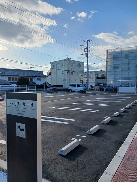 フェリス・カーサＢの駐車場