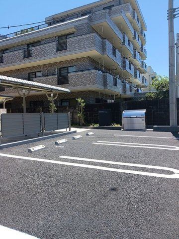 エイス　クラウディアの駐車場