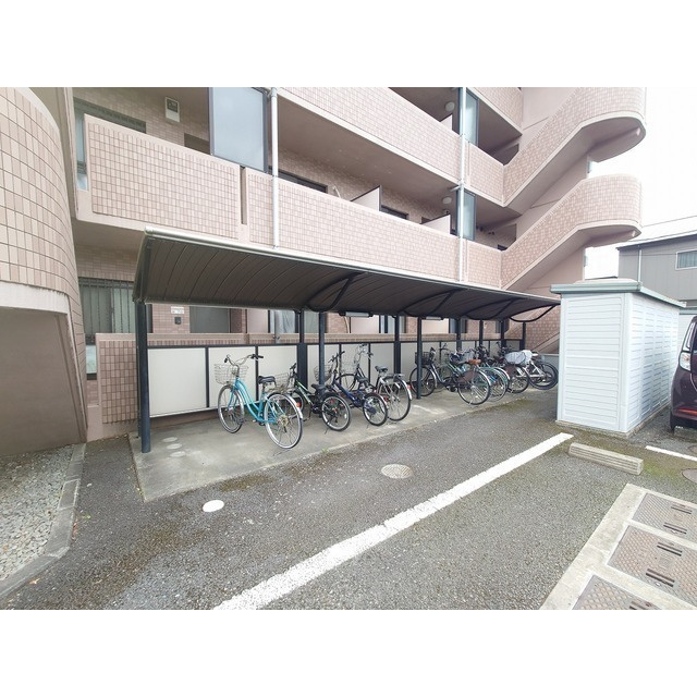 アウローラ桜堤の駐車場