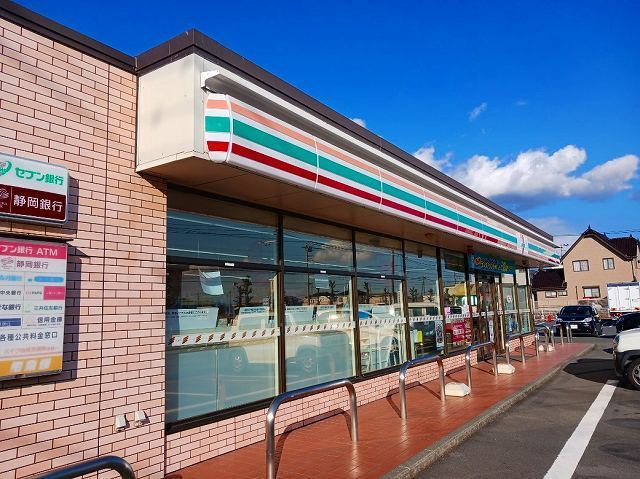 ベル　リュミエールの周辺|その他「セブンイレブン　富士市中里店まで550m」