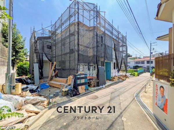 横浜市磯子区栗木１丁目の新築一戸建の外観|堂々と完成しました！いつでもご案内可能です！
お車でご自宅まで送迎承ります。