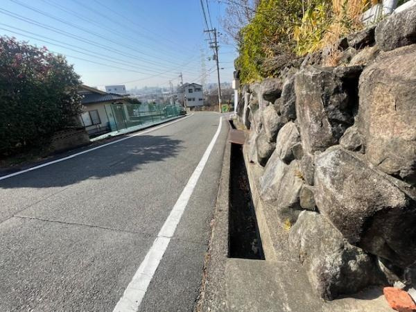 【前面道路含む現地写真】 | 幅員　約6.2ｍとゆとりある前面道路♪交通量も少ない為、安心ですね♪