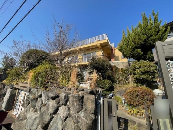 【その他】 | 防犯性の高い駐車場♪広々としているため、安心して駐車可能♪