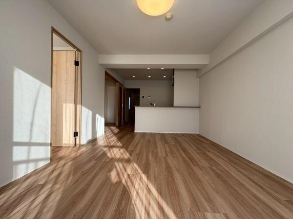 【間取り】 | 【29日(土)・30日(日)見学可】日商岩井草加マンション | ※リフォーム内容の詳細は、担当までお気軽にお問い合わせ下さい♪
室内見学できます♪