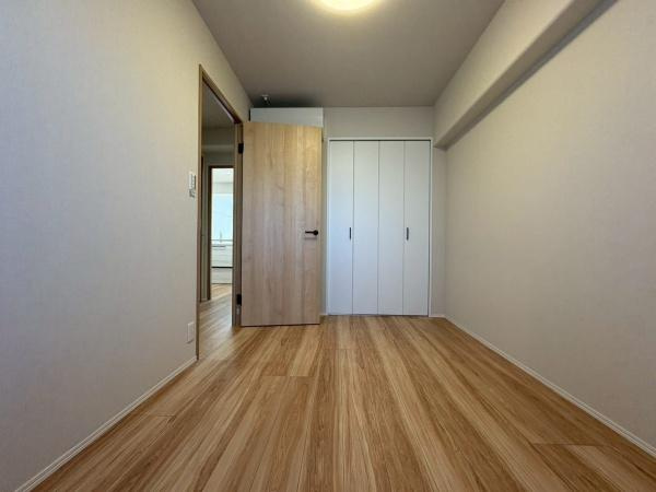 【洋室】 | 【29日(土)・30日(日)見学可】日商岩井草加マンション | 寝室として利用しやすい洋室♪