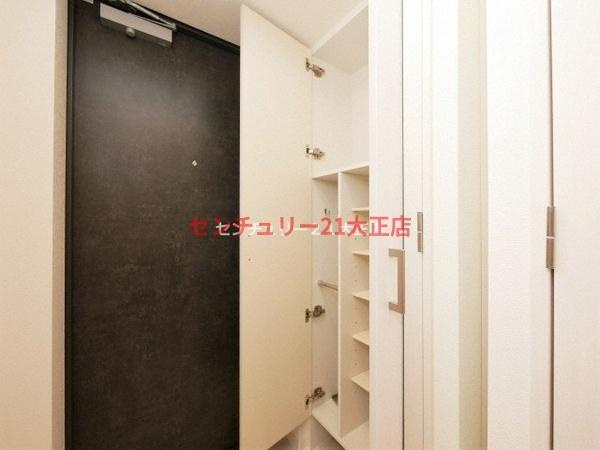 エスリードレジデンス弁天町グランデの玄関