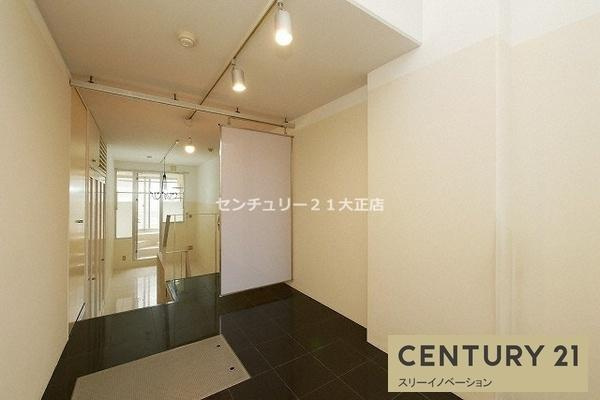 U residence 弁天町　(是空弁天)の居間・リビング