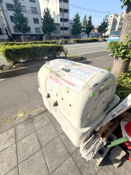 デイズハイツ三先のエントランス