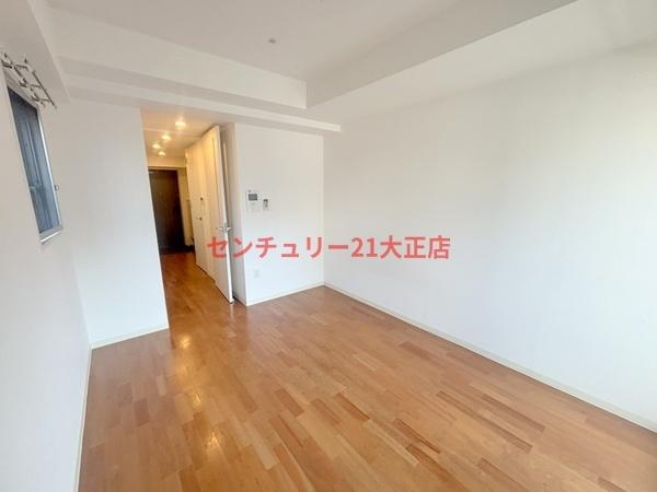 ファーストレジデンスOSAKA　BAY SIDEの居間・リビング