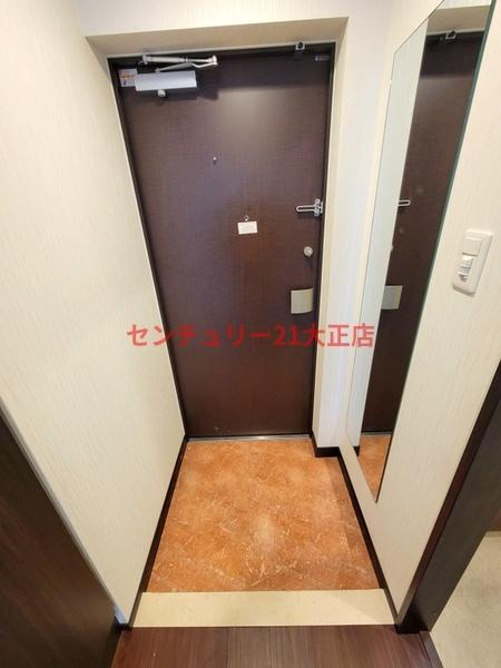プレジオ弁天町の玄関
