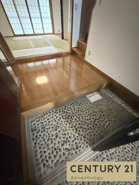 平尾4丁目中古戸建の玄関