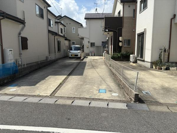 岡崎市矢作町・中古戸建の駐車場|３台駐車できます