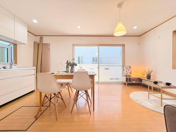 横須賀市池田町６丁目の中古一戸建の居間・リビング