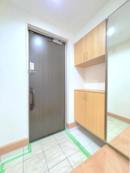 横浜市鶴見区栄町通１丁目の中古一戸建の玄関