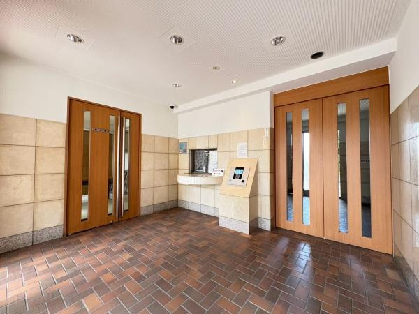 ルイシャトレ鶴見イーストコートのエントランス