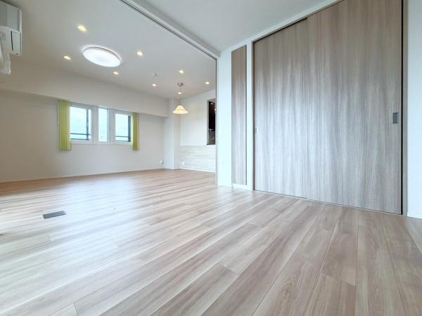 プラウド川崎柳町の居間・リビング