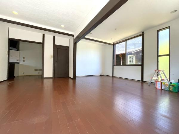 横浜市港南区日野南４丁目の中古一戸建の居間・リビング