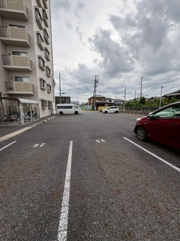 レーヴシェソワの駐車場