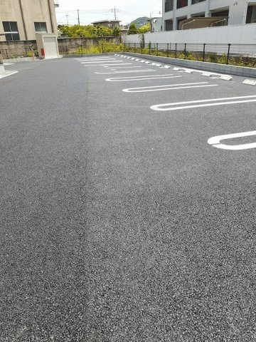 グラシオッソ　Ⅱの駐車場