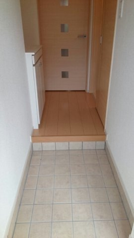 ハピネスメゾンの玄関
