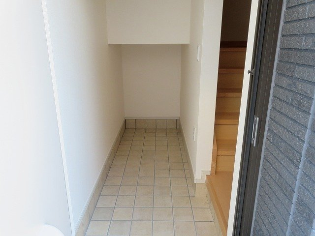 ふる～る本中山の玄関