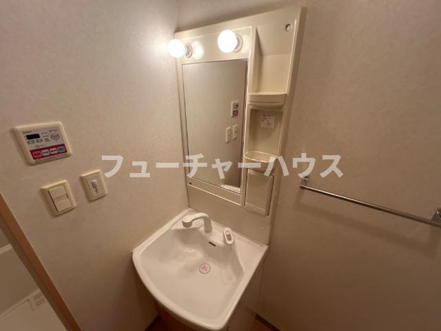 サクラシティ（ＳＡＫＵＲＡ　ＣＩＴＹ）の洗面所|洗髪洗面化粧台