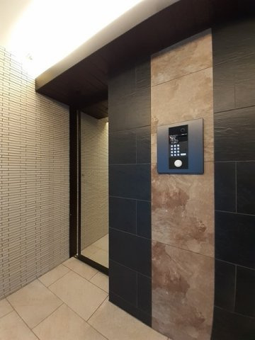 ウィステリア　パーク　稲毛海岸のエントランス