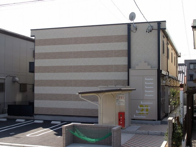 レオパレスヒラソルの外観