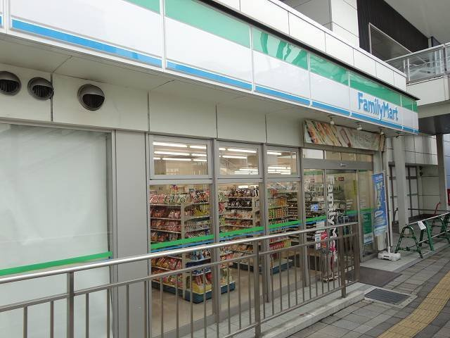 ヴェルデ鳴海の周辺|ファミリーマート名鉄鳴海駅店まで220m