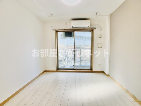 ライブカーサ板橋大山【おとり物件なし】#学生・社会人にオススメ！初期費用分割払いOK！の居間・リビング