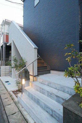ベルメント東平賀の外観
