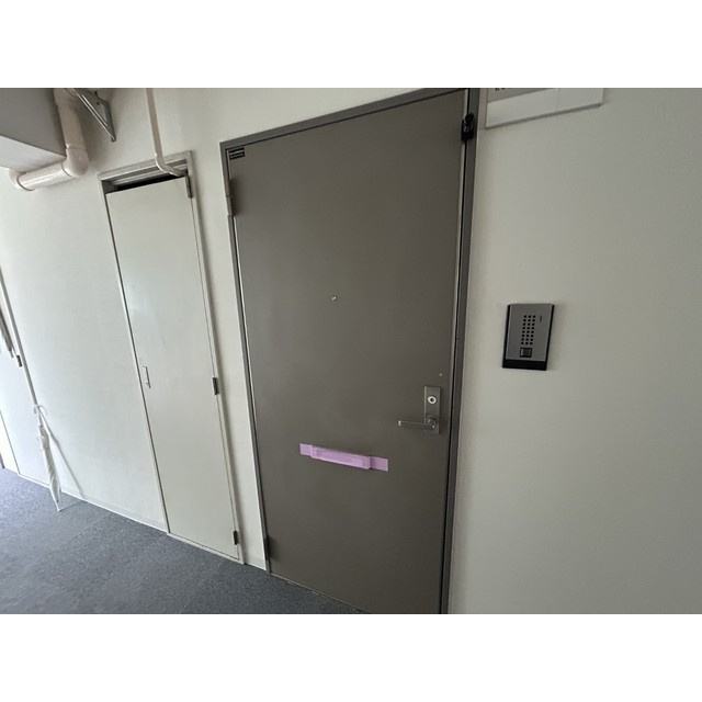 グランヒル松戸の玄関