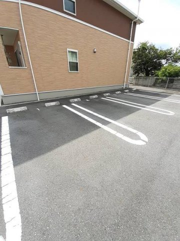 サンリッチ　Ｂの駐車場|駐車場に車を止められます