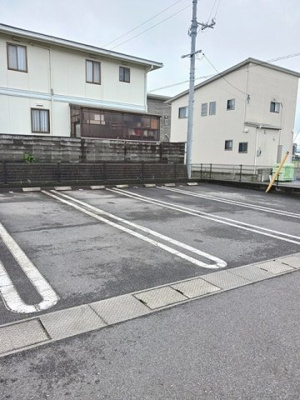 【駐車場】 | グランツ　Ａ | 駐車場に車を止められます