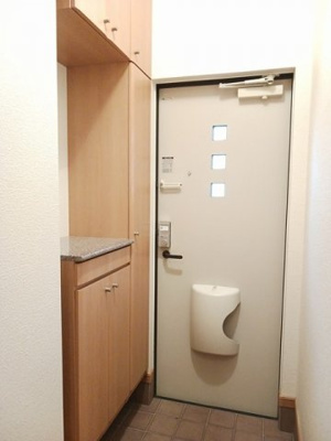 【玄関】 | グランツ　Ａ | 明るい玄関です