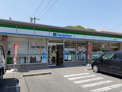 【周辺】 | ロイヤルガーデン　フーア　Ａ | ファミリーマートさんまで320m