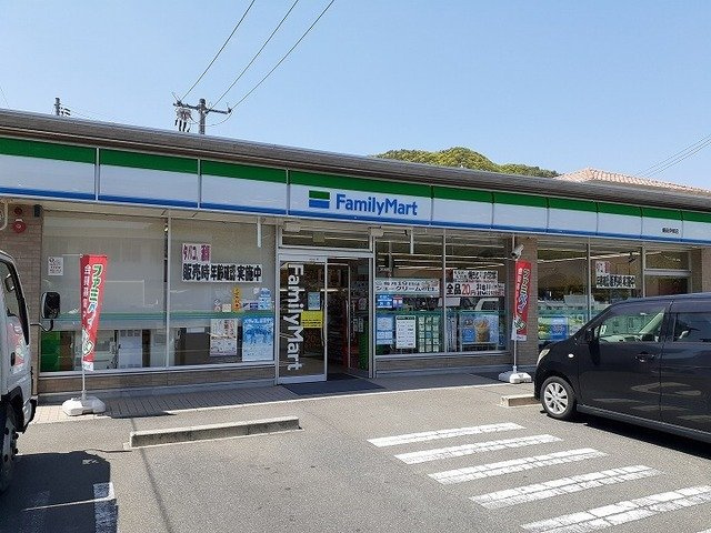 【周辺】 | ロイヤルガーデン　フーア　Ａ | ファミリーマートさんまで320m