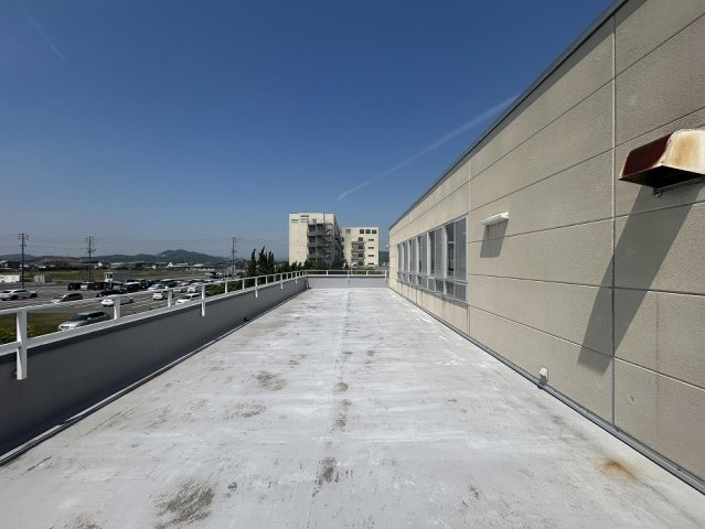 瀬戸内市長船町　貸工場のその他|開放感のある屋上スペース 