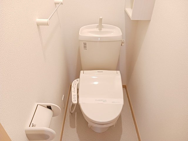 エアリーヒルⅠのトイレ|落ち着いた色調のトイレです