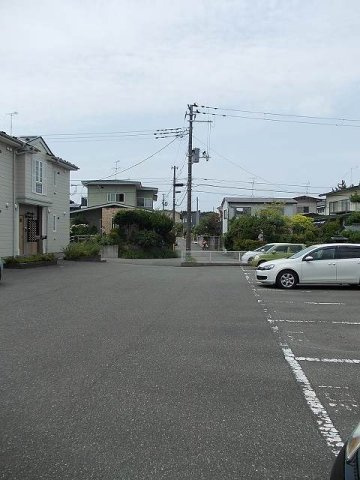プラッツ手形山の駐車場|駐車場です
