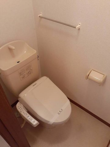 エトワールのトイレ|落ち着いた色調のトイレです