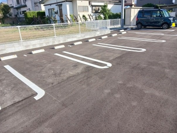 サンモール　Ｃの駐車場|駐車場があるので、車を買う予定の方も安心です