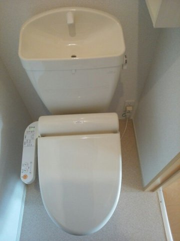 カーズＢのトイレ|清潔感のあるトイレです