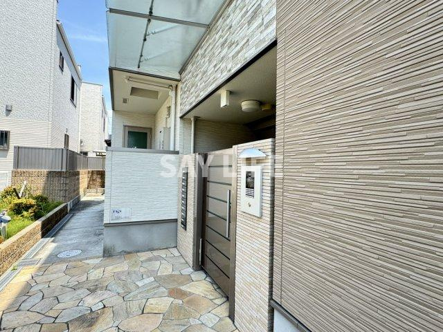 フジパレスパルトネールさとのⅢ番館のエントランス