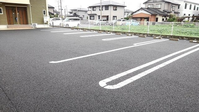 フォレストあたごⅠの駐車場