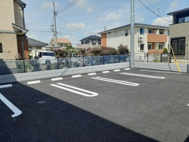 ニューライズ藤　Ⅰの駐車場